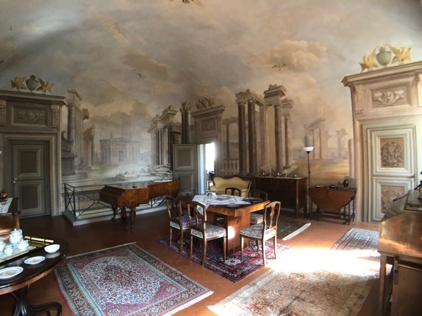 VILLA MARAT