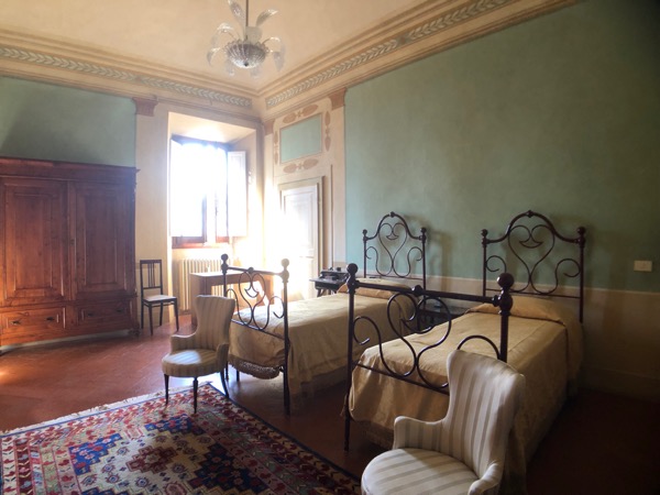 VILLA MARAT