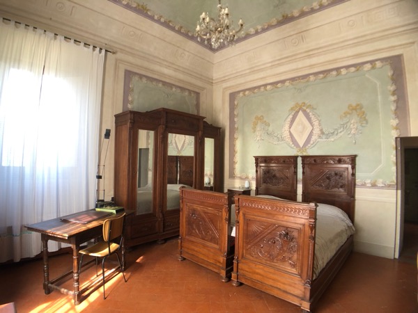 VILLA MARAT