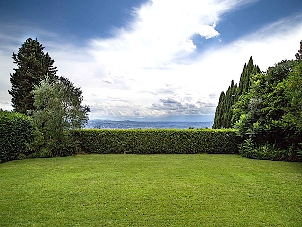 VILLA VIOLA