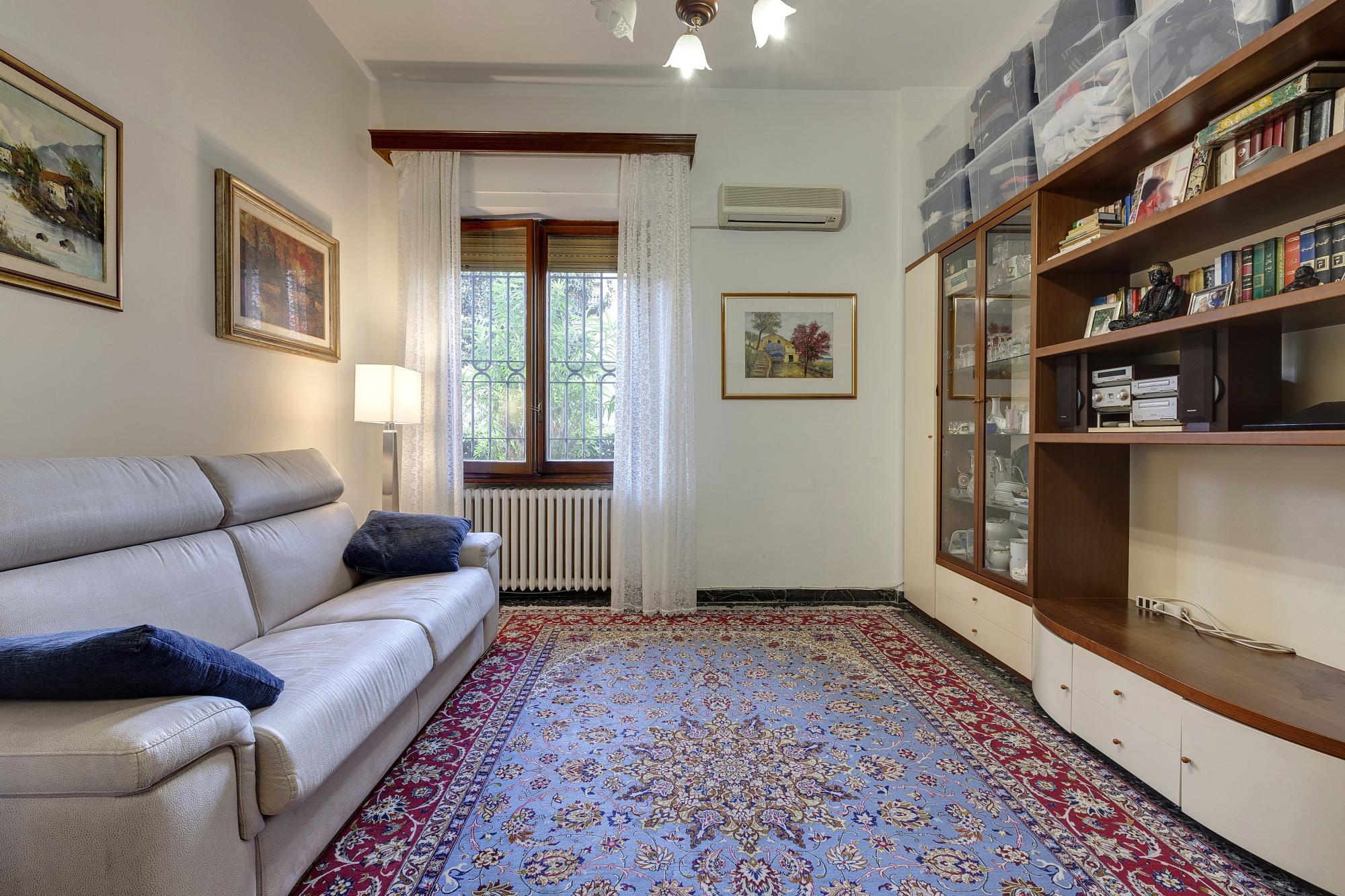 KILIM BARE PROPERTY