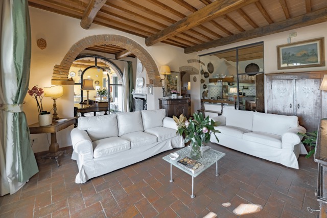 VILLA OLIVA